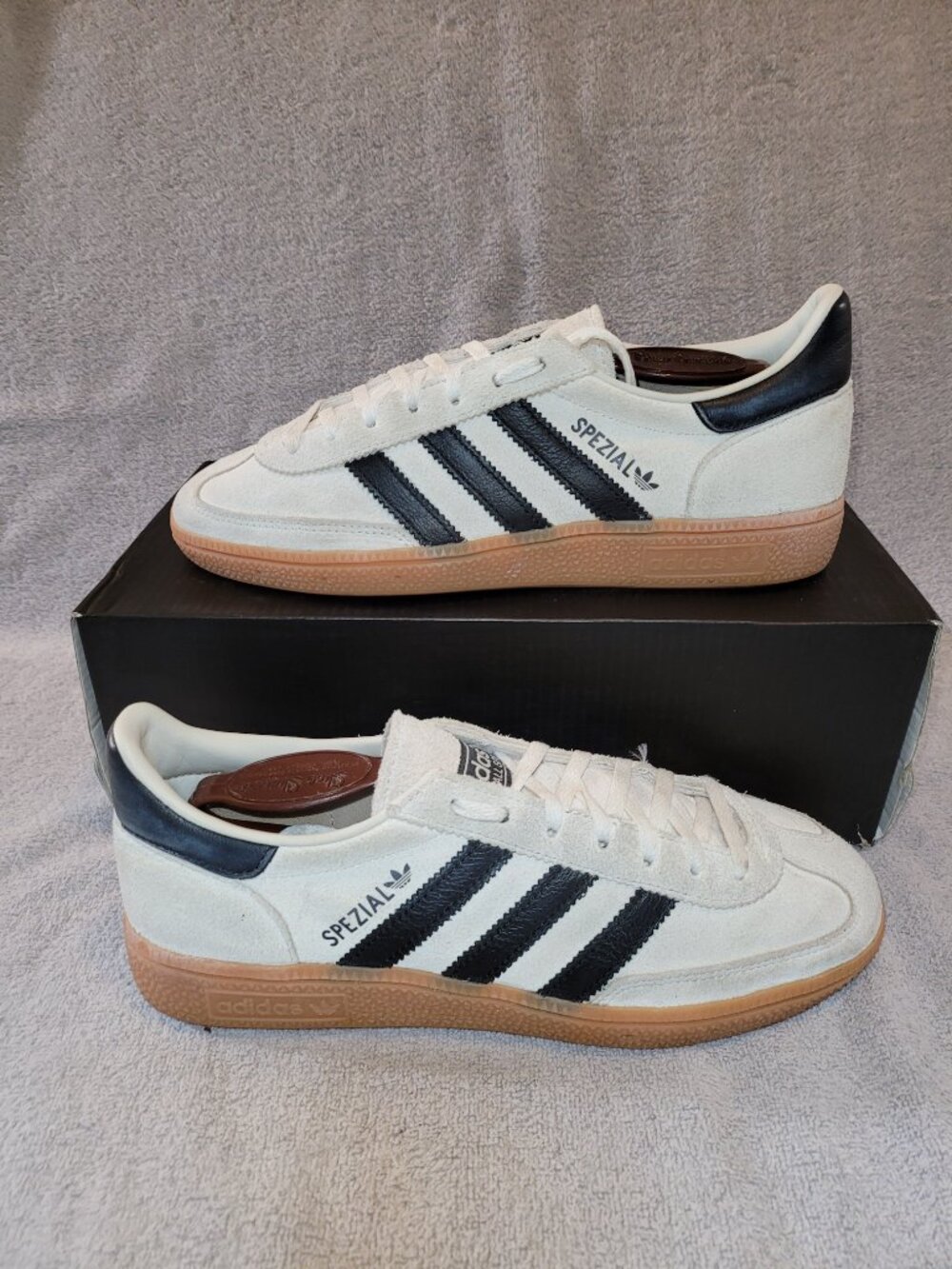Adidas Women’s Handball Spezial IF6562 Size 8 Alumina/Core Black /Cloud White